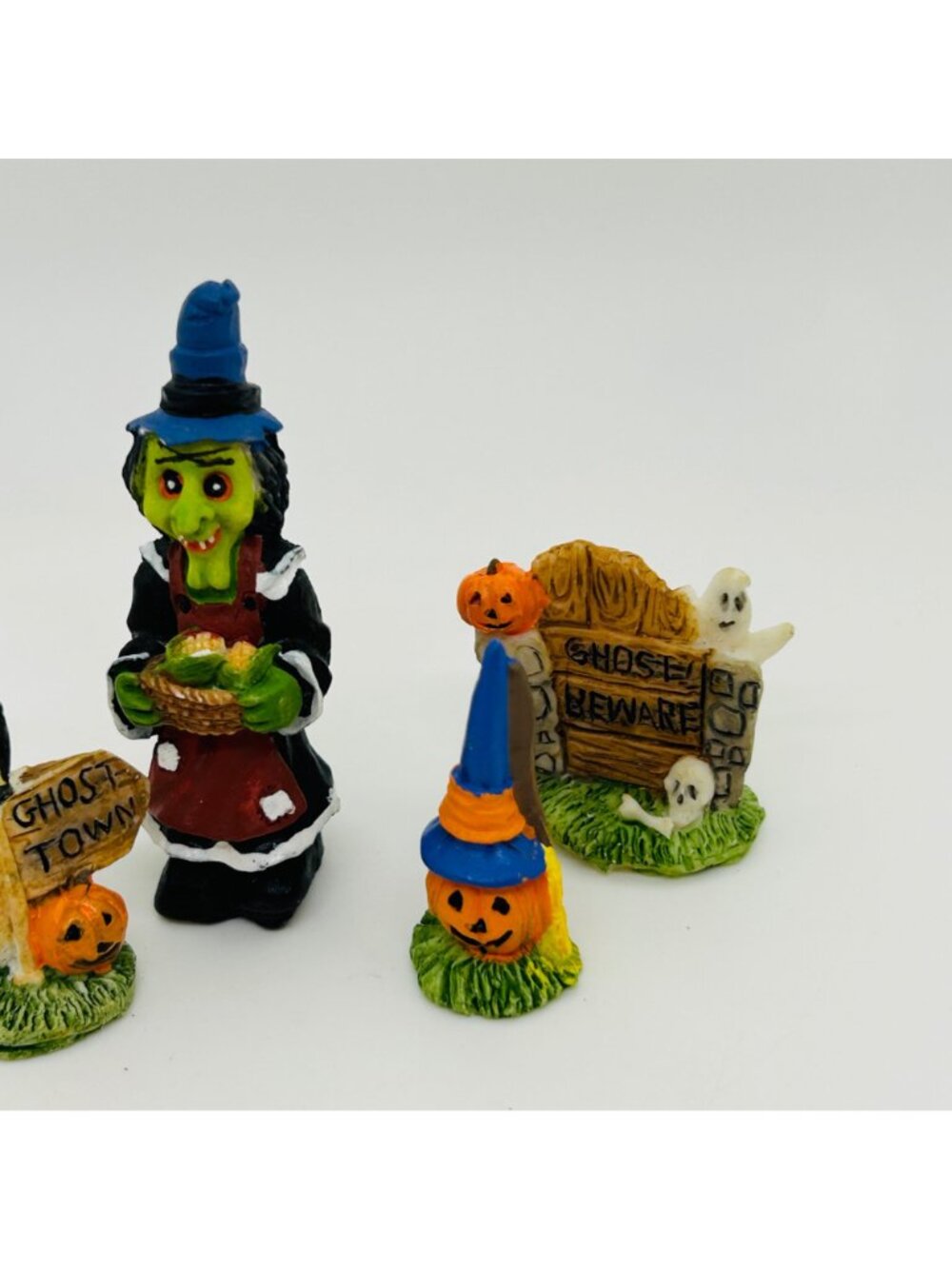 Vintage Miniature Halloween Figurine Village Sign Witch Ghost Pumpkin Tombstone - Picture 4 of 10
